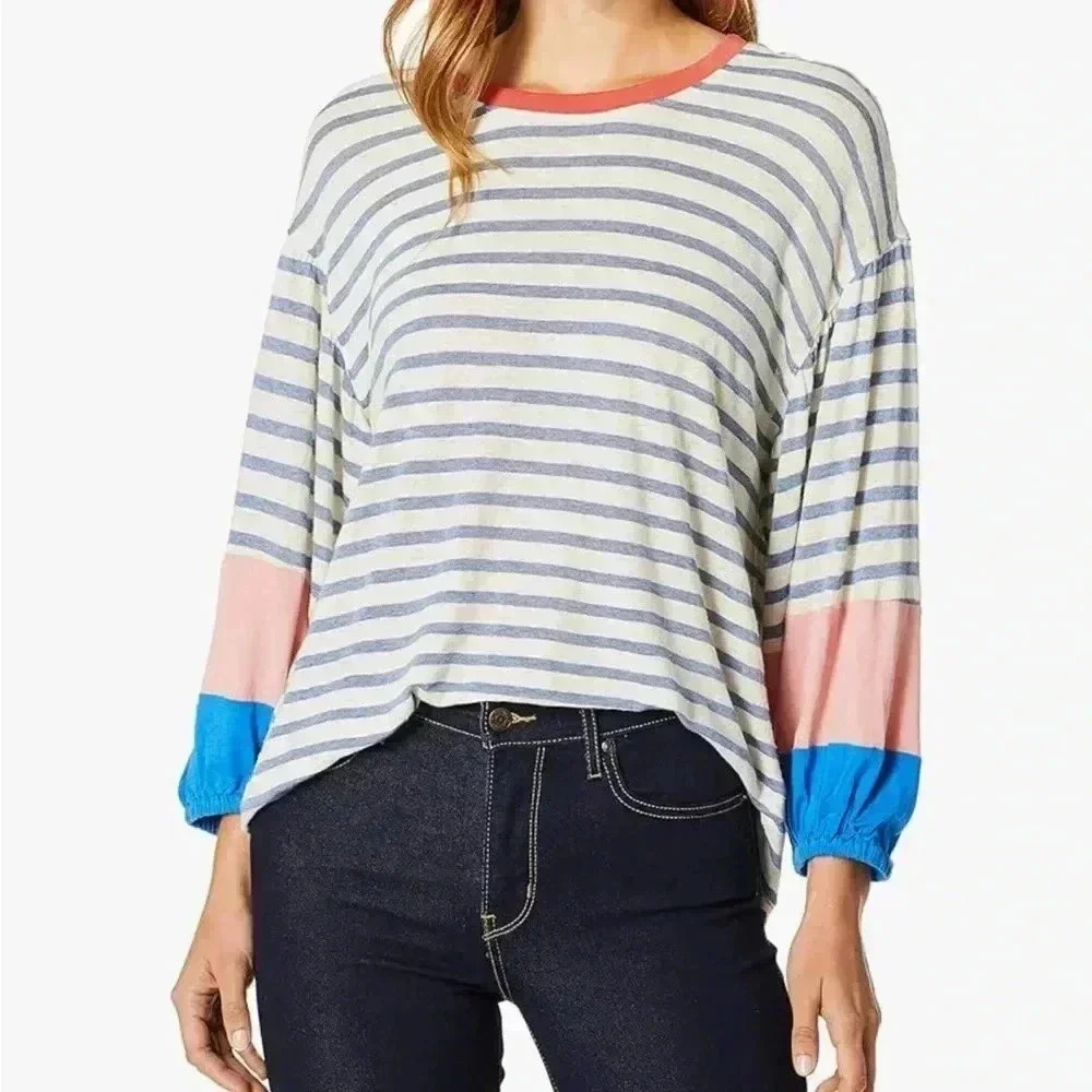 Splendid XS Crew Neck 3/4 Puff Sleeve Striped Shirt, Cream & Blue Stripes.